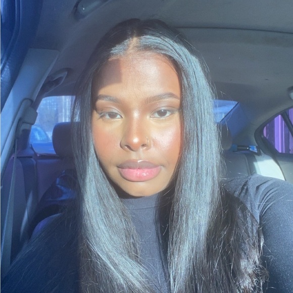 Meet your Posher, Amal - Picture 1 of 1